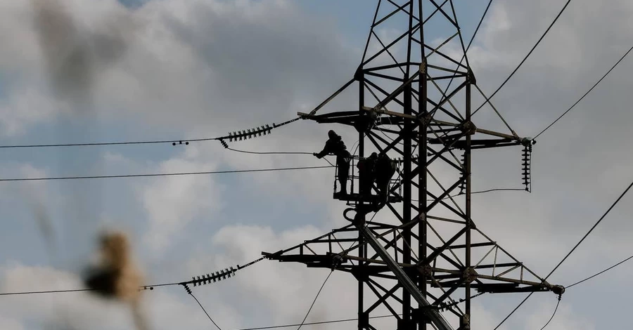 В четверг графики отключения света начнут применять с 8 утра 