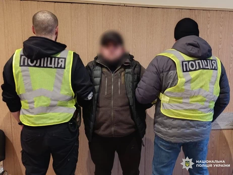 В Киеве иностранец устроил танцы на мемориале павших защитников – на него составили админпротокол