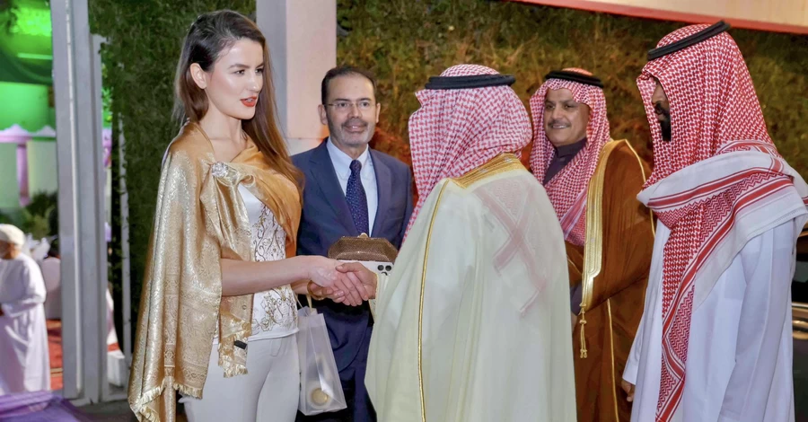 В сети обсуждают наряд посла Украины на приеме в Омане