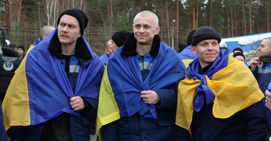 До України внаслідок чергового обміну з Росією повернулося 200 полонених