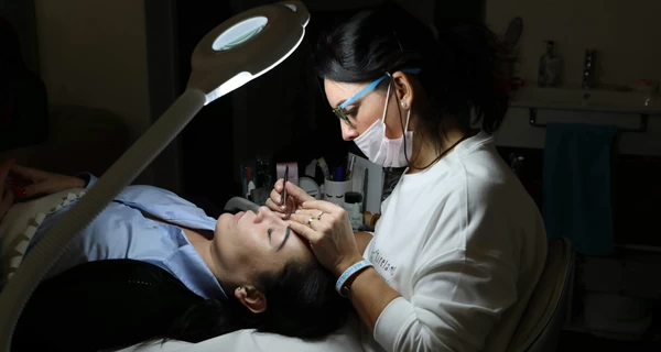 Весняний догляд за шкірою: які процедури корисні, а які краще відкласти до жовтня