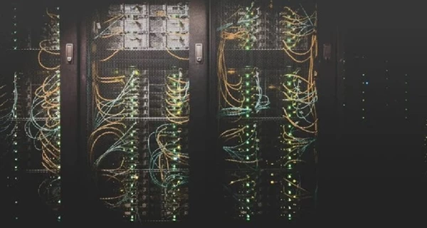 Факт. Что такое криптохостинг и как его подобрать: краткий разбор без лишних слов