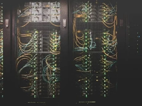 Факт. Що таке криптохостинг і як його підібрати: короткий розбір без зайвих слів