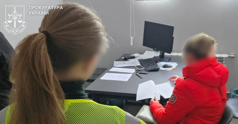 На Житомирщині дві медсестри били 17-річну пацієнтку - прокурори оголосили підозру