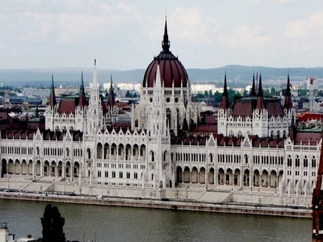 Украинцев призвали воздержаться от поездок в Венгрию