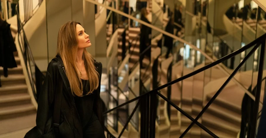 «Кутюр»: Анджеліна Джолі та українська модель за лаштунками паризького Тижня моди