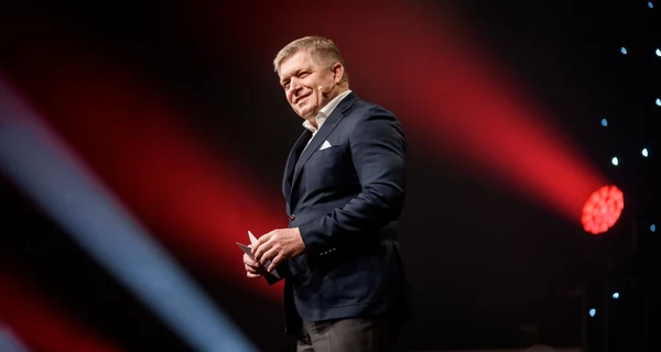 Фіцо готовий перейняти у Орбана естафету блокування кредиту ЄС для України через 