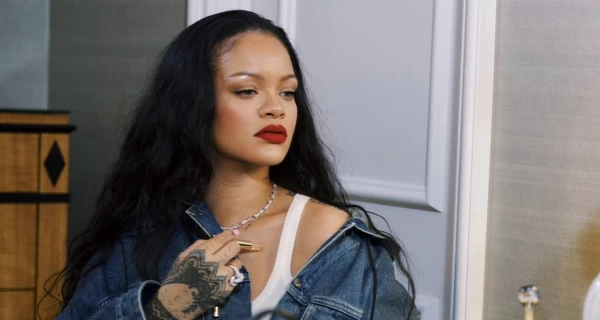 Жінку, яка обстріляла будинок Ріанни, звинуватили у замаху на вбивство співачки