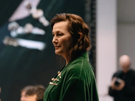 64-річна акторка та ведуча «Лото Забави» Лариса Руснак вийшла на подіум Тижня моди в Парижі