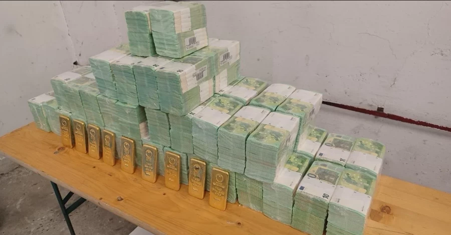 Одного із затриманих в Угорщині працівників Ощадбанку госпіталізували в критичному стані, - Пишний