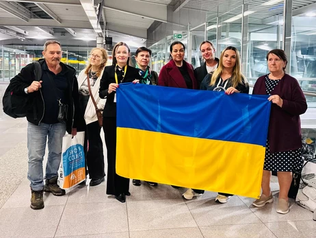 16 українців евакуювали з Близького Сходу до Варшави, - МЗС