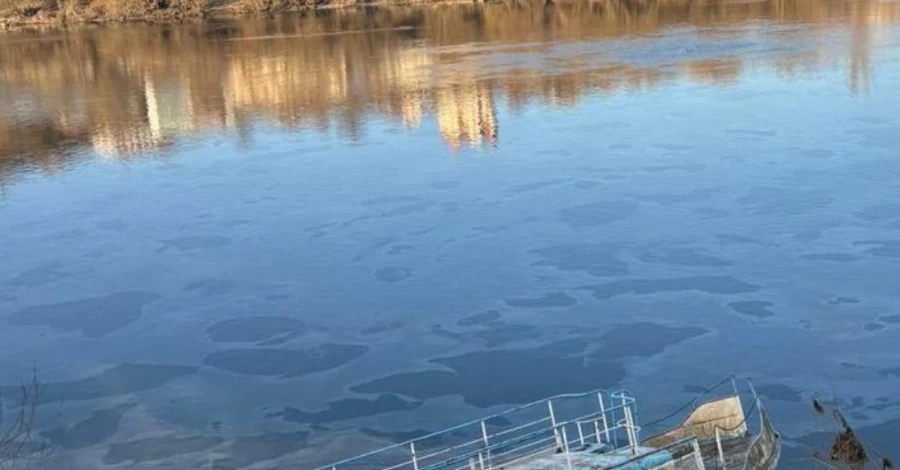 Атака России привела к трансграничному загрязнению Днестра - технические масла достигли Молдовы