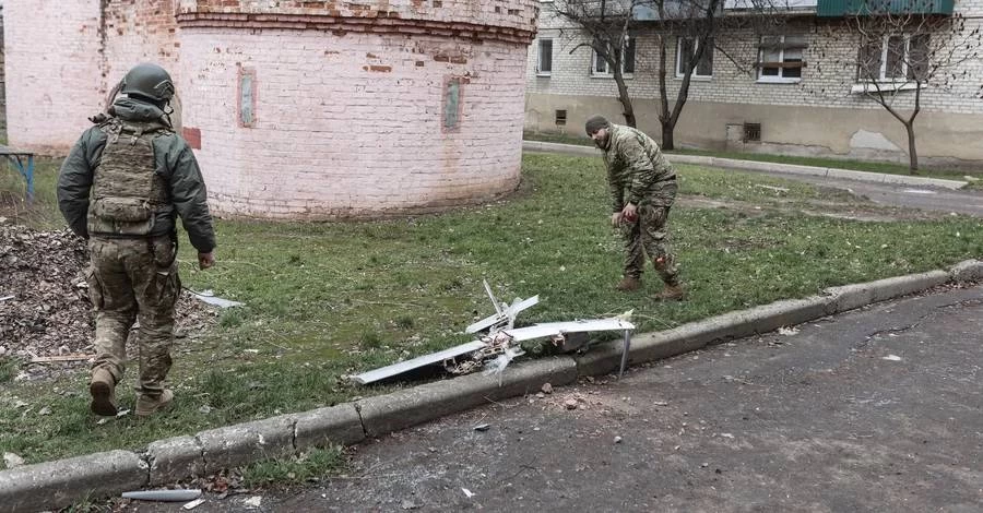 Росіяни атакували з 7 напрямків, запустили 