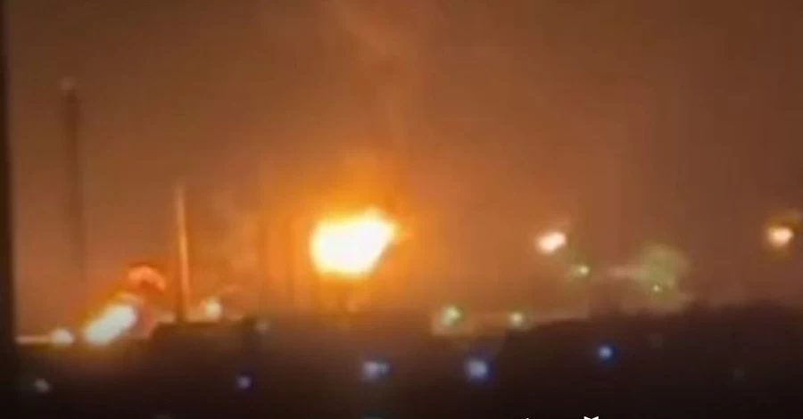 Силы обороны поразили нефтезавод в РФ и ударили по порту 