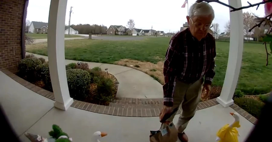 У США люди зібрали 900 тисяч доларів для 78-річного кур'єра, аби він вийшов на пенсію