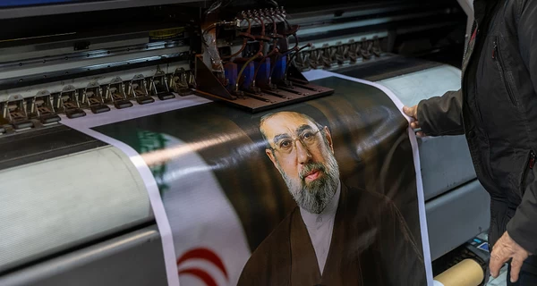 Новий верховний лідер Ірану вижив під час авіаудару, оскільки незадовго до нього вийшов із дому