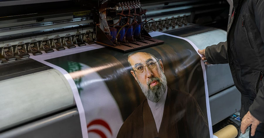 Новий верховний лідер Ірану вижив під час авіаудару, оскільки незадовго до нього вийшов із дому