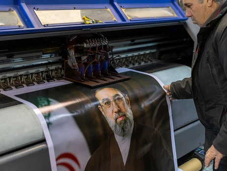 Новий верховний лідер Ірану вижив під час авіаудару, оскільки незадовго до нього вийшов із дому