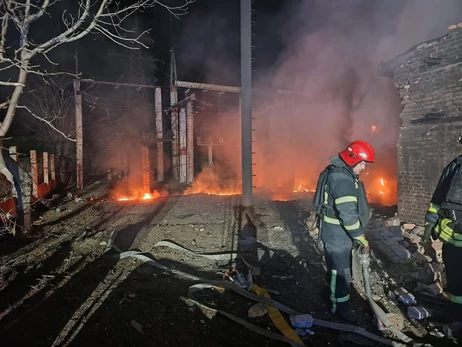 РФ масовано атакувала південь України, пошкоджено порти, енергооб'єкти та судно