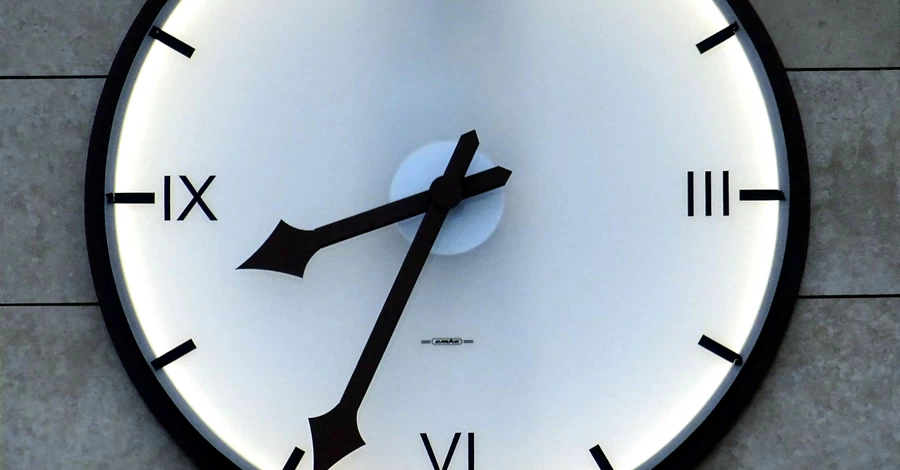 Коли переводять годинник на літній час 2026: точна дата