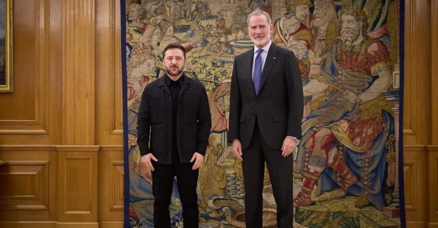  Зеленский встретился с испанским королём в его резиденции 