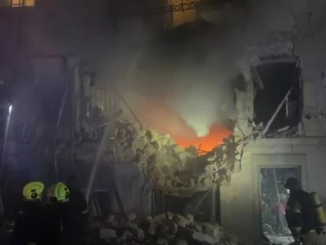 Российский дрон ударил по Одессе, пострадал дом в историческом центре города, есть раненые