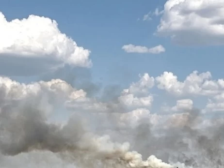 Россияне ударили дроном по админзданию в Сумах - ранен подросток