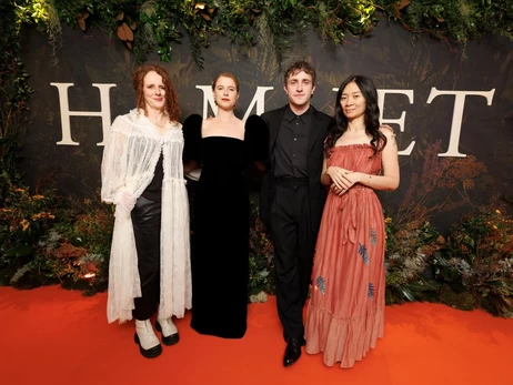 Режисерка «Гамнета» розіграє онлайн-зустріч з нею за підтримку порятунку тварин в Україні