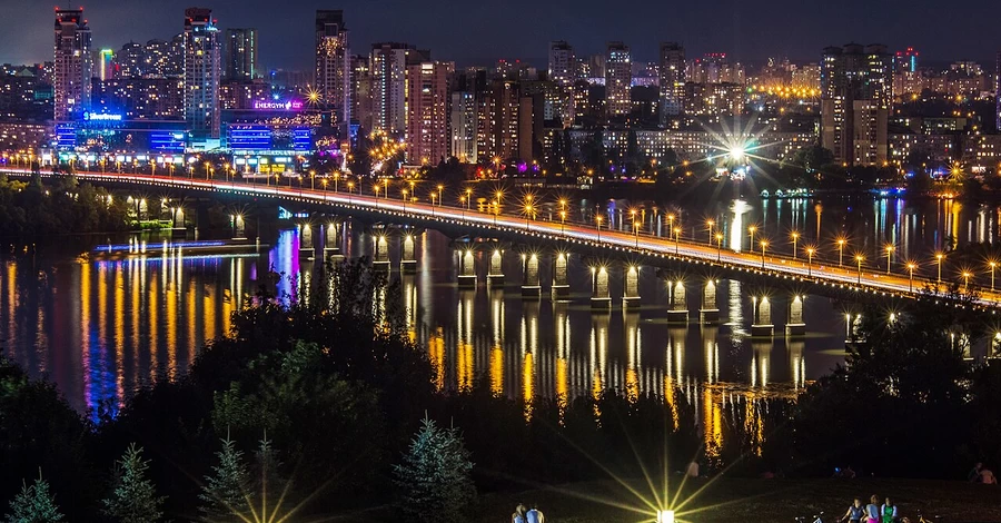 У Мінрозвитку заявили, що за утримання мосту Патона відповідає виключно громада Києва