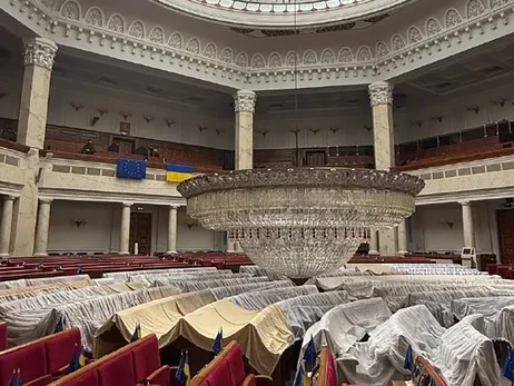 У Верховній Раді ремонтують люстру - вартістю в сто «Жигулів» і «зброю» для Надії Савченко