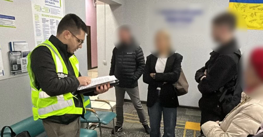 Полиция раскрыла десятки схем с медуслугами - обыски проходили по всей стране