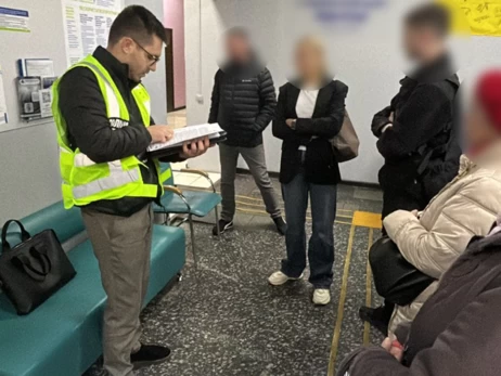 Полиция раскрыла десятки схем с медуслугами - обыски проходили по всей стране