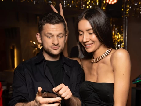 У стилістки Юлії Пеліпас та бізнесмена Дмитра Дубілета народилася донька