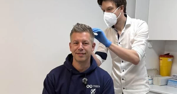 Лідер угорської опозиції Мадяр здав тест на наркотики через звинувачення влади