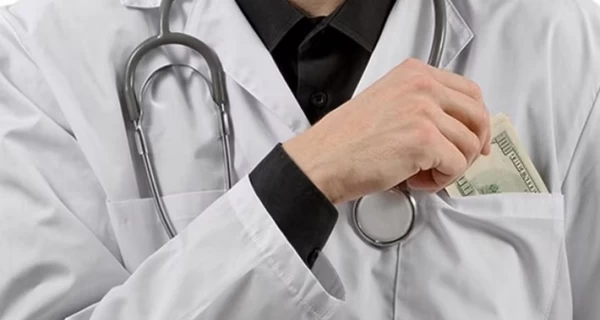 «Мертві душі» та подвійна оплата: як заробляють гроші на безкоштовній медицині