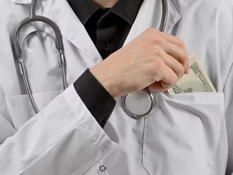 «Мертві душі» та подвійна оплата: як заробляють гроші на безкоштовній медицині