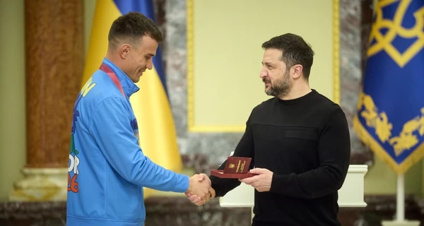 Зеленський зустрівся з паралімпійцями та відзначив їх державними нагородами