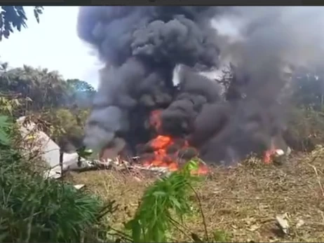 В Колумбии разбился самолет с более чем сотней военных на борту