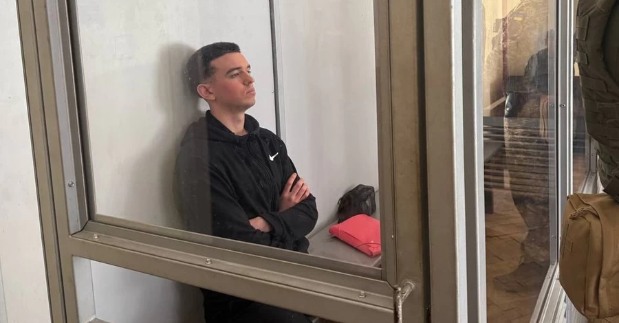 Обвинувачені у вбивствах Фаріон та Парубія, які є співкамерниками, заговорили про голодування