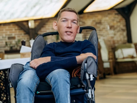 Львів’янину зі СМА Гусакову змінили підозру у справі про шахрайство зі збором коштів на лікування