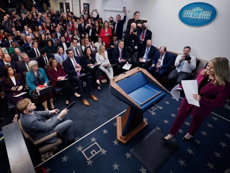 Білий дім опублікував два загадкові відео, одне з яких видалив