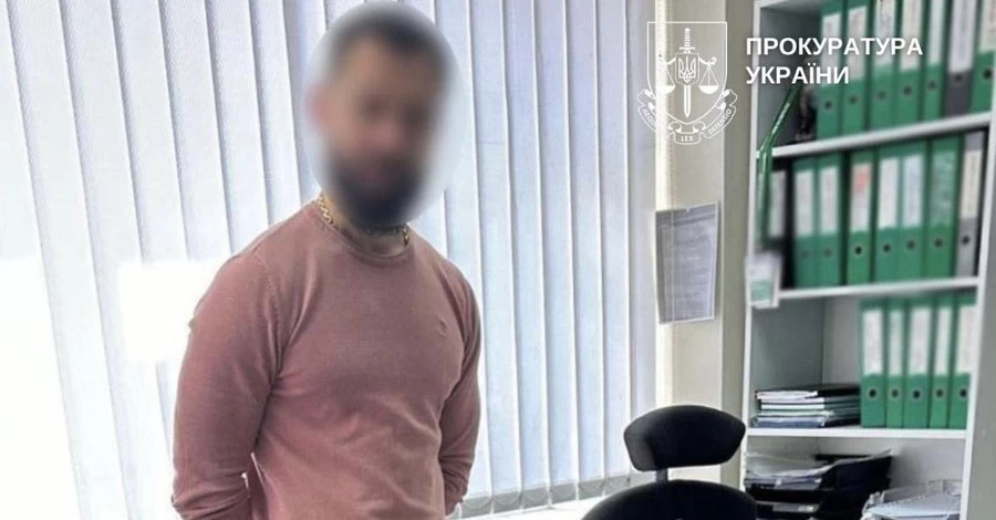 В Киеве работника МВД будут судить за продажу в Instagram «красивых номеров»