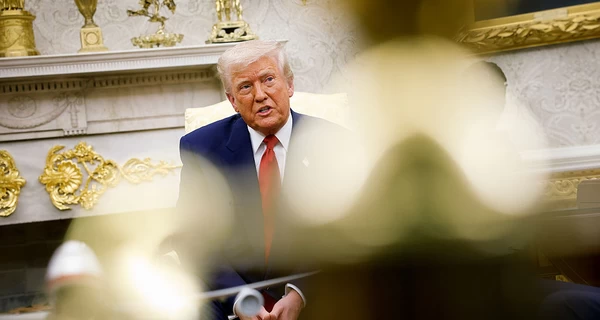 Трамп поділився сумнівною статтею про те, як Україна “купувала” переобрання Байдена