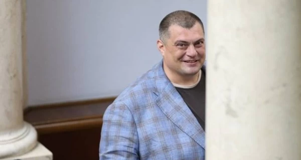 Нардеп Корявченков на следующий день после допроса в НАБУ выехал из Украины