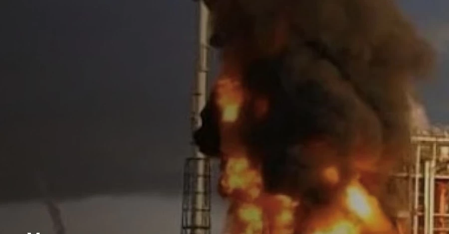 ЗСУ уразили один із найбільших НПЗ Росії, - Генштаб