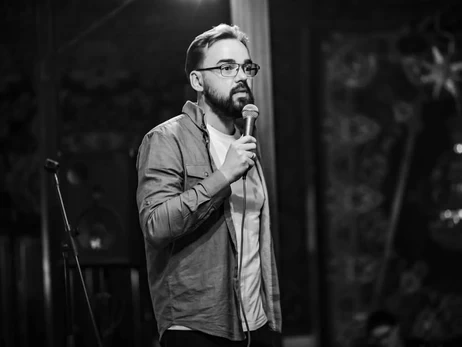 На фронте погиб стендап-комик и военный Артур Петров