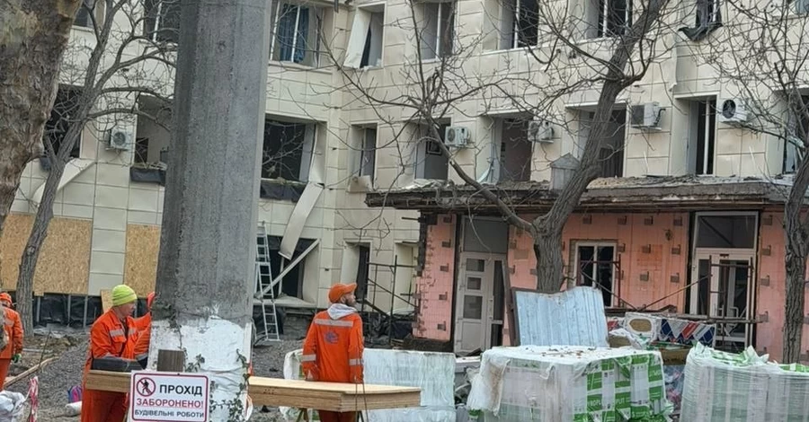Одеський пологовий будинок, у який РФ влучила дроном, призупинив госпіталізацію