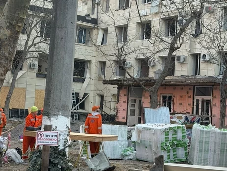 Одесский роддом, в который РФ попала дроном, приостановил госпитализацию