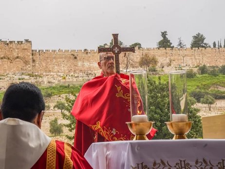 Нетаньяху распорядился пустить латинского патриарха Иерусалима в храм Гроба Господня