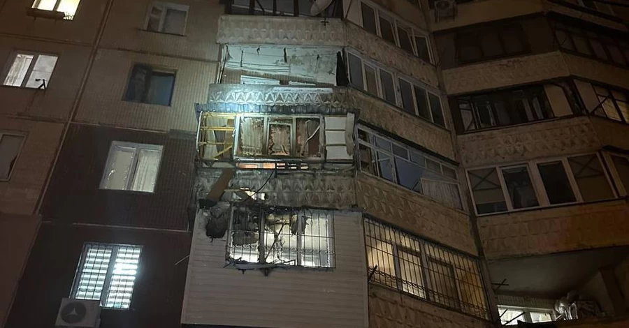 В Одесі російський дрон вдарив по житловій багатоповерхівці
